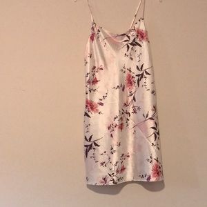 Women’s sleep wear. Ambrielle Women’s Sleeveless Scoop Neck Chemise.